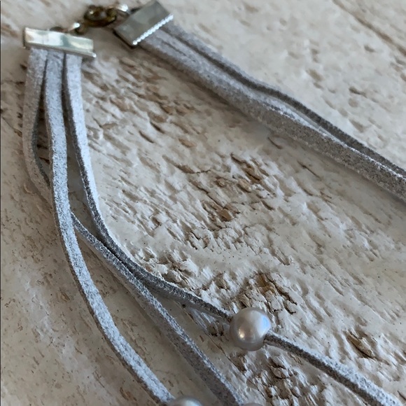 NWOT Grey Leather & Fresh Water Pearl Necklace - Picture 3 of 4